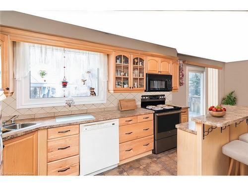 75 Hanover Place, Hamilton, ON - Indoor Photo Showing Kitchen With Double Sink