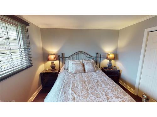 978 Ferndale Avenue, Fort Erie, ON - Indoor Photo Showing Bedroom