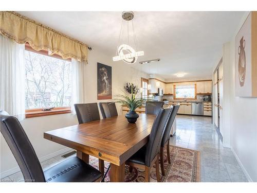 1129 Scenic Drive, Hamilton, ON - Indoor Photo Showing Dining Room