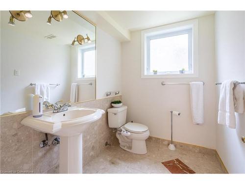 1129 Scenic Drive, Hamilton, ON - Indoor Photo Showing Bathroom