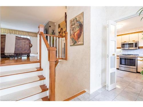 1129 Scenic Drive, Hamilton, ON - Indoor Photo Showing Kitchen