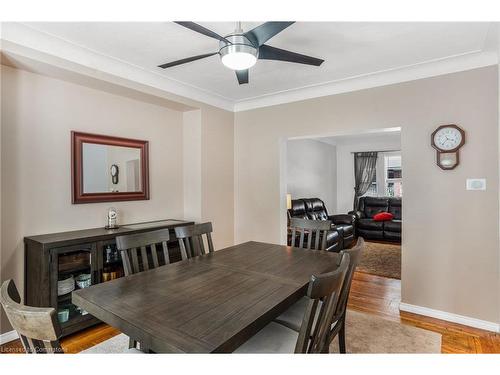 54 Spadina Avenue, Hamilton, ON - Indoor Photo Showing Dining Room