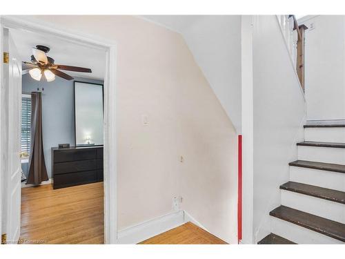 54 Spadina Avenue, Hamilton, ON - Indoor Photo Showing Other Room