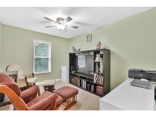 54 Spadina Avenue, Hamilton, ON - Indoor Photo Showing Living Room