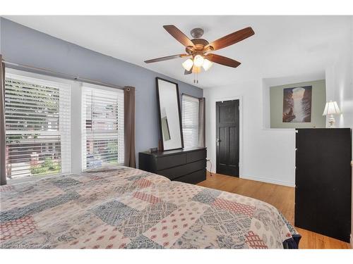 54 Spadina Avenue, Hamilton, ON - Indoor Photo Showing Bedroom