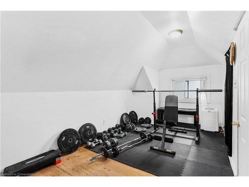 54 Spadina Avenue, Hamilton, ON - Indoor Photo Showing Gym Room