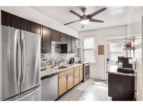 54 Spadina Avenue, Hamilton, ON - Indoor Photo Showing Kitchen With Upgraded Kitchen