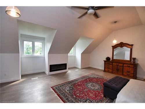 237 Highland Road E, Stoney Creek, ON - Indoor With Fireplace