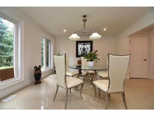 237 Highland Road E, Stoney Creek, ON - Indoor Photo Showing Dining Room