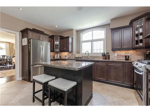 264 Dorchester Drive, Grimsby, ON - Indoor Photo Showing Kitchen With Upgraded Kitchen