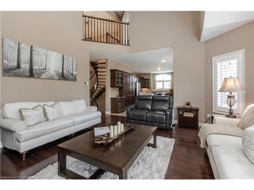 264 Dorchester Drive, Grimsby, ON - Indoor Photo Showing Living Room