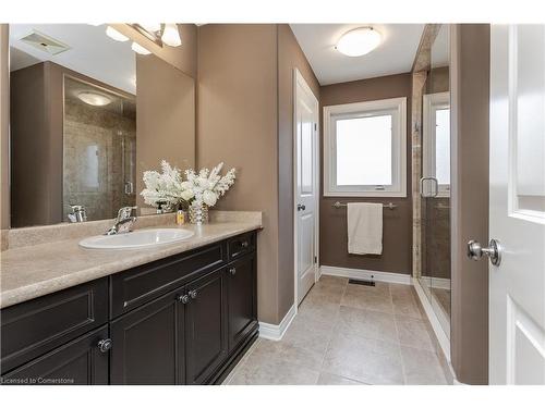 264 Dorchester Drive, Grimsby, ON - Indoor Photo Showing Bathroom