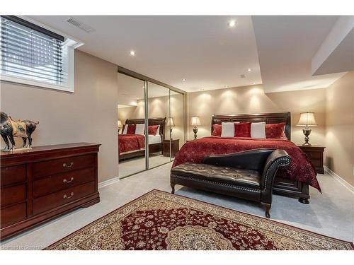 264 Dorchester Drive, Grimsby, ON - Indoor Photo Showing Bedroom