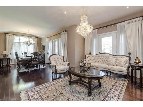 264 Dorchester Drive, Grimsby, ON - Indoor Photo Showing Living Room