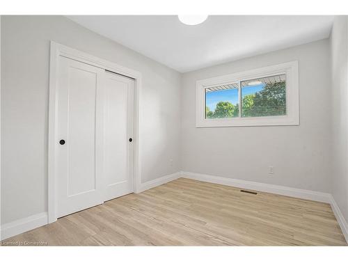 32 Strathcona Drive, Fonthill, ON - Indoor Photo Showing Other Room