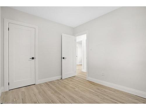 32 Strathcona Drive, Fonthill, ON - Indoor Photo Showing Other Room