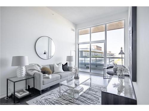 904-550 North Service Road, Grimsby, ON - Indoor Photo Showing Living Room