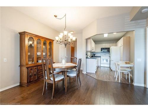 208-2075 Amherst Heights Drive, Burlington, ON - Indoor Photo Showing Dining Room