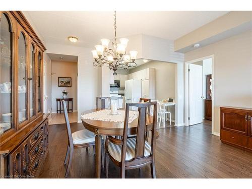 208-2075 Amherst Heights Drive, Burlington, ON - Indoor Photo Showing Dining Room