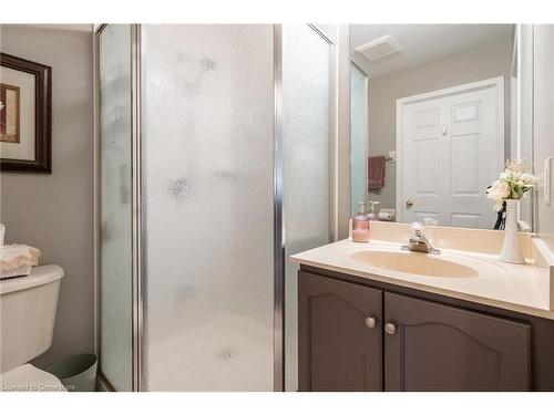 208-2075 Amherst Heights Drive, Burlington, ON - Indoor Photo Showing Bathroom