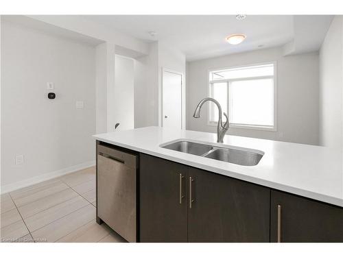 27-590 North Service Road, Hamilton, ON - Indoor Photo Showing Kitchen With Double Sink