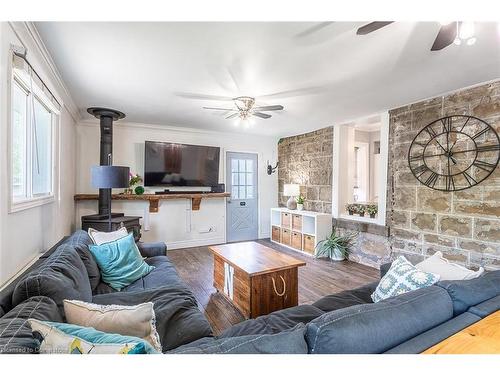 1539 Brock Road, Flamborough, ON - Indoor Photo Showing Living Room