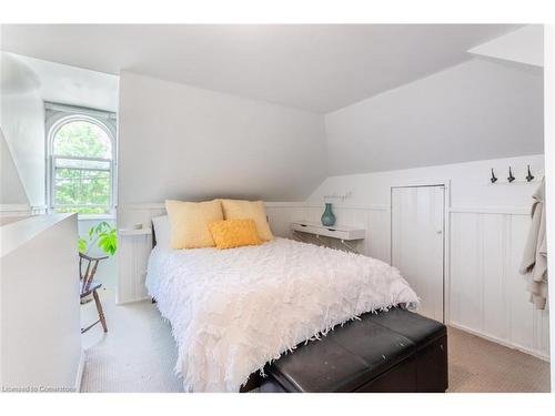 1539 Brock Road, Flamborough, ON - Indoor Photo Showing Bedroom