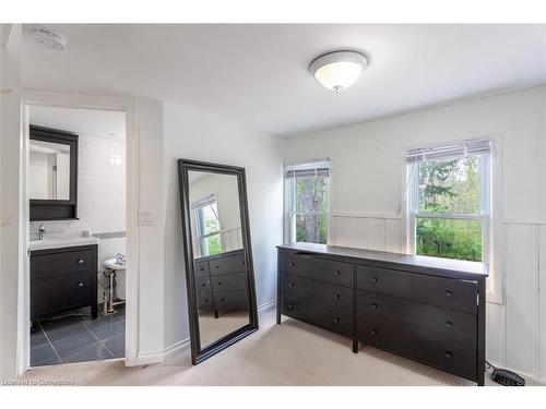 1539 Brock Road, Flamborough, ON - Indoor Photo Showing Bedroom