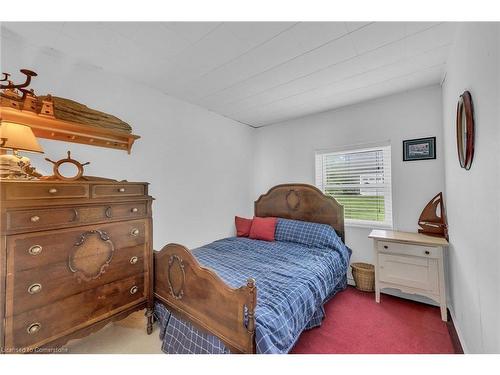 2593 North Shore Drive, Lowbanks, ON - Indoor Photo Showing Bedroom