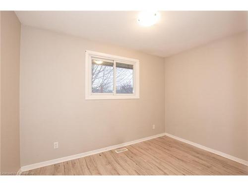 9 Drury Crescent, St. Catharines, ON - Indoor Photo Showing Other Room