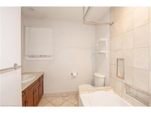 9 Drury Crescent, St. Catharines, ON - Indoor Photo Showing Bathroom