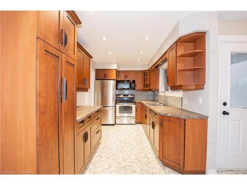 9 Drury Crescent, St. Catharines, ON - Indoor Photo Showing Kitchen