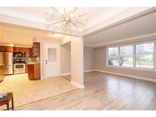 9 Drury Crescent, St. Catharines, ON - Indoor Photo Showing Kitchen