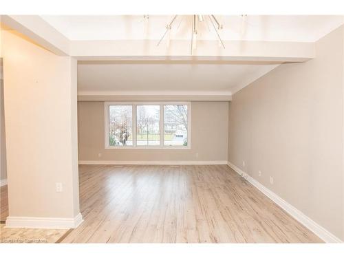 9 Drury Crescent, St. Catharines, ON - Indoor Photo Showing Other Room