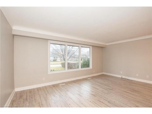 9 Drury Crescent, St. Catharines, ON - Indoor Photo Showing Other Room