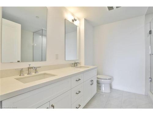 306-2060 Lakeshore Road, Burlington, ON - Indoor Photo Showing Bathroom