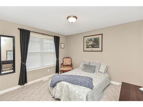 1060 Beach Boulevard, Hamilton, ON - Indoor Photo Showing Bedroom