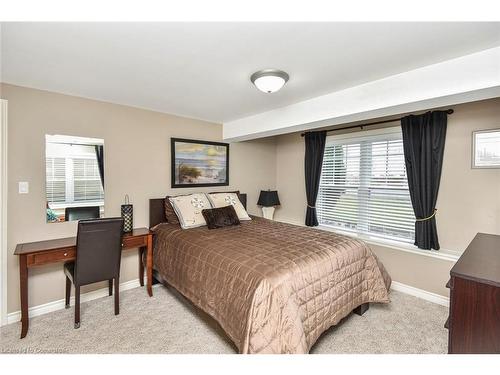 1060 Beach Boulevard, Hamilton, ON - Indoor Photo Showing Bedroom