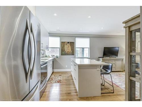 205-2 King Street W, Dundas, ON - Indoor Photo Showing Kitchen