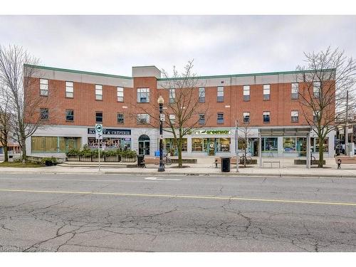 205-2 King Street W, Dundas, ON - Outdoor