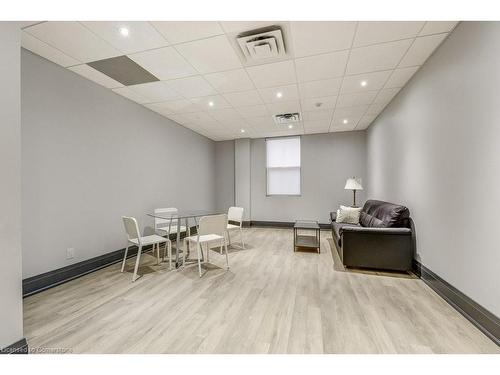 205-2 King Street W, Dundas, ON - Indoor