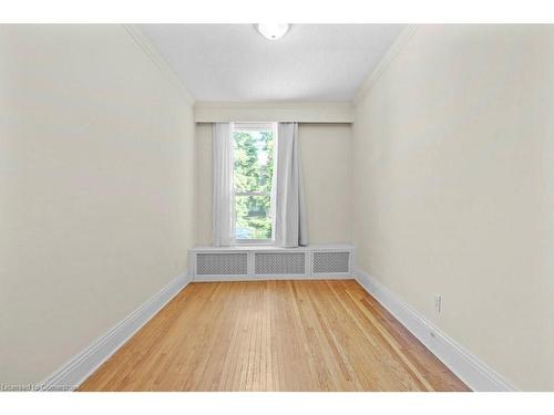 15 Freeman Place, Hamilton, ON - Indoor Photo Showing Other Room