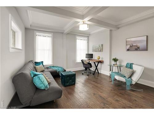 2952 North Shore Drive, Lowbanks, ON - Indoor Photo Showing Living Room