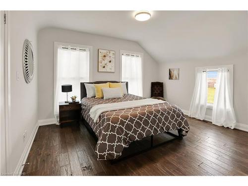 2952 North Shore Drive, Lowbanks, ON - Indoor Photo Showing Bedroom