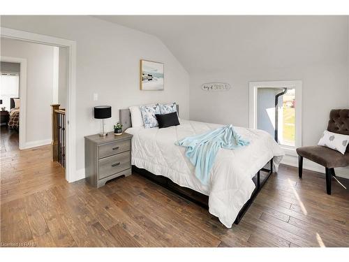 2952 North Shore Drive, Lowbanks, ON - Indoor Photo Showing Bedroom