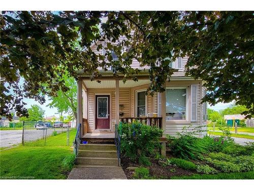 11 Carlton Street, St. Catharines, ON - Outdoor