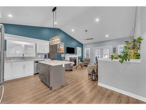 285 South Pelham Road, Welland, ON - Indoor Photo Showing Kitchen