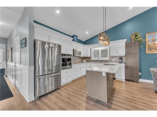 285 South Pelham Road, Welland, ON - Indoor Photo Showing Kitchen With Upgraded Kitchen