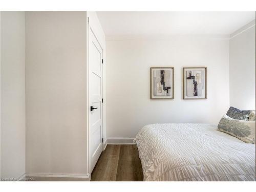 268 Hunter Street W, Hamilton, ON - Indoor Photo Showing Bedroom