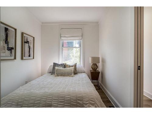 268 Hunter Street W, Hamilton, ON - Indoor Photo Showing Bedroom